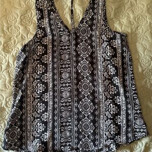 Pink Rose Black and White Printed V-Neck Tank - Women